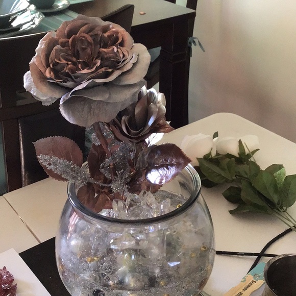 Centerpiece - Picture 7 of 9